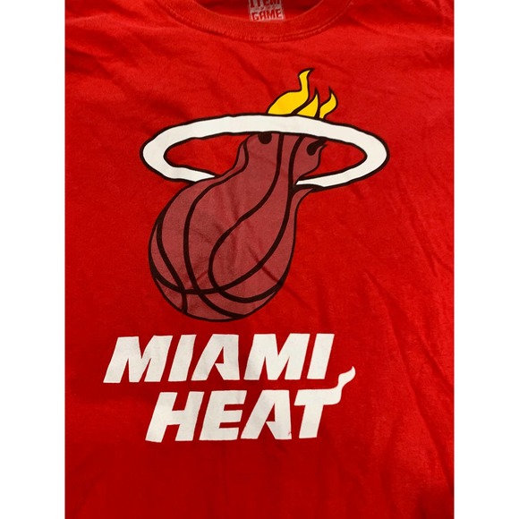 NBA Miami Heat T-Shirt Red Retro Basketball Graphic Cotton Short Sleeve Size L - Picture 3 of 6